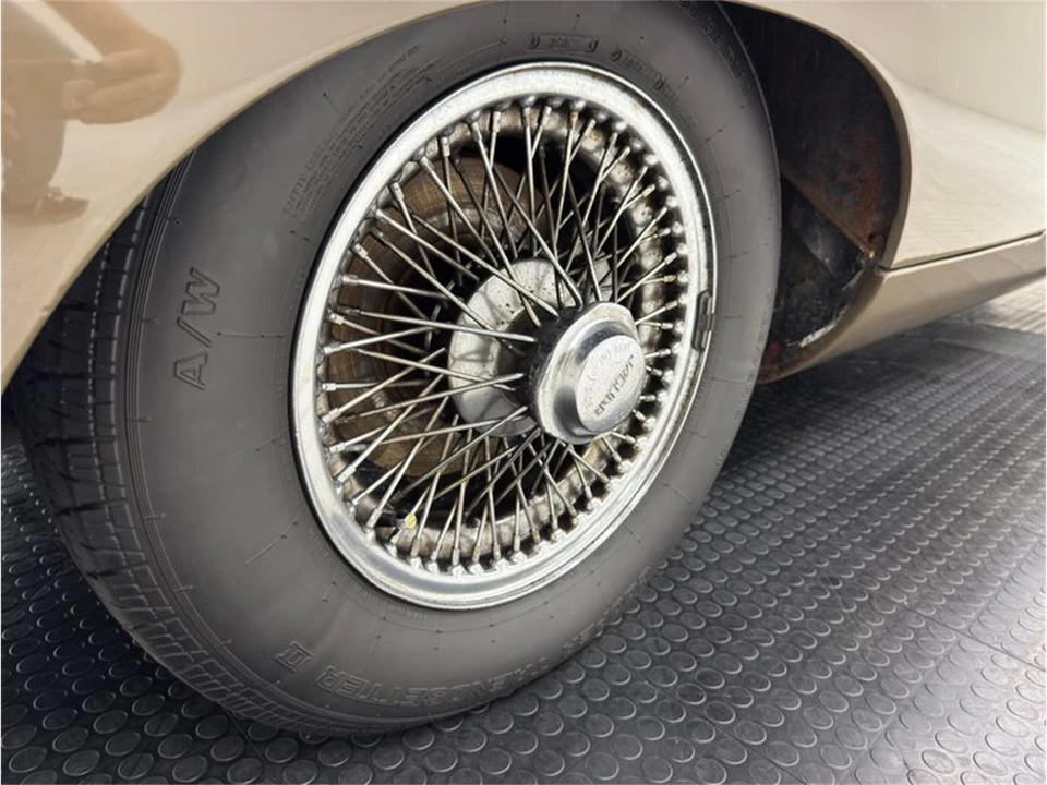 1970 Jaguar E-Type Series 2 - Image 12 of 31