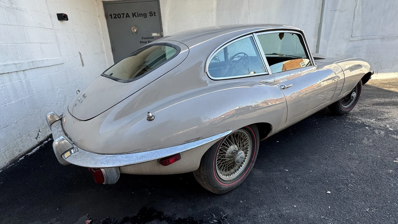 1970 Jaguar E-Type Series 2 2+2 - Image 25 of 31