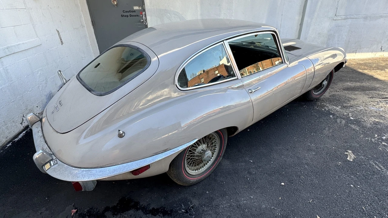 1970 Jaguar E-Type Series 2 2+2 - Image 26 of 31
