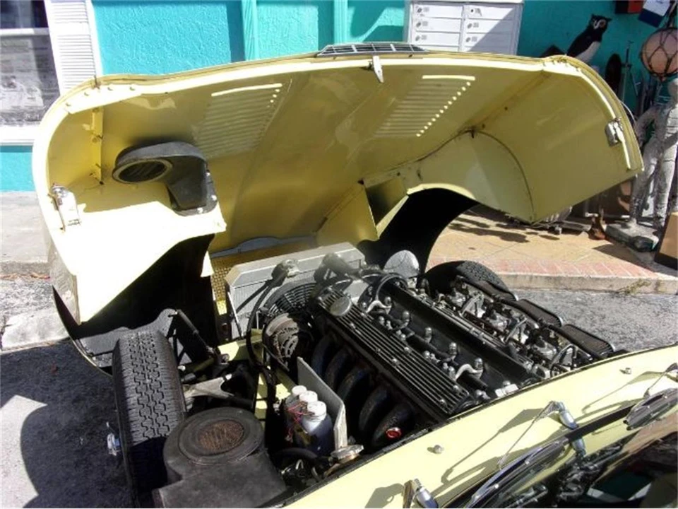 1970 Jaguar E-Type Series 2 - Image 9 of 12