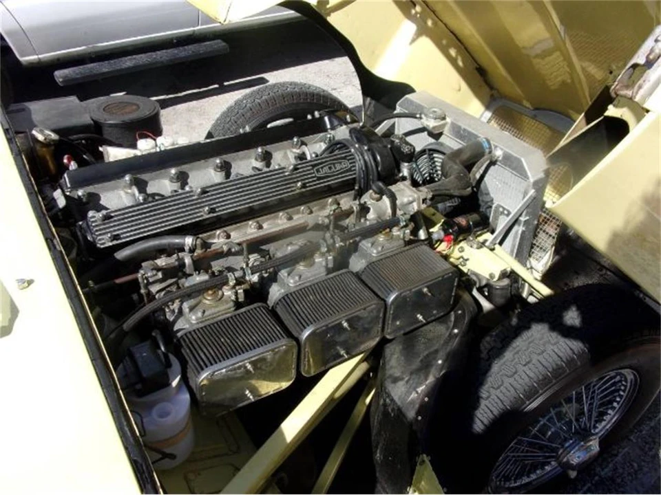 1970 Jaguar E-Type Series 2 - Image 10 of 12