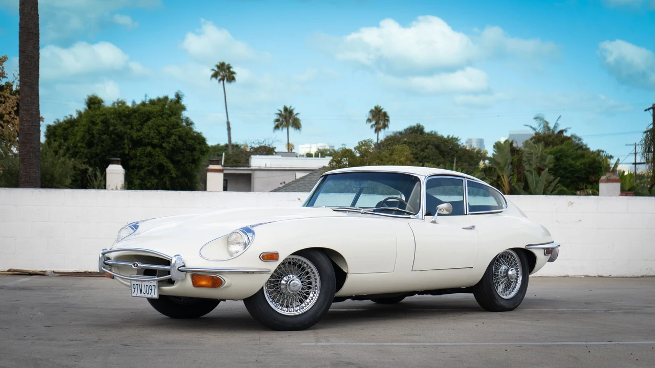 1970 Jaguar E-Type Series 2 - Image 16 of 31