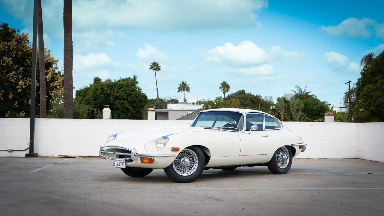 1970 Jaguar E-Type Series 2 - Image 15 of 31