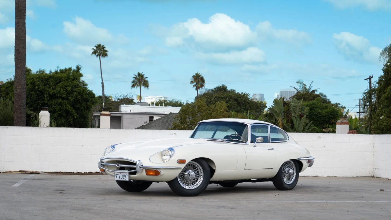 1970 Jaguar E-Type Series 2 - Image 13 of 31