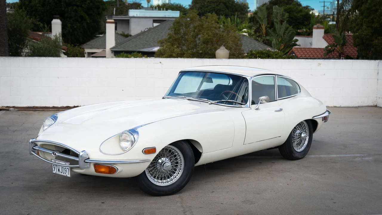 1970 Jaguar E-Type Series 2 - Image 11 of 31