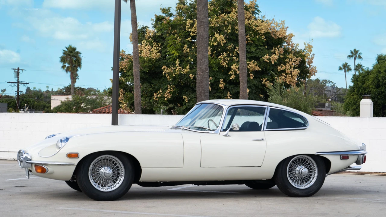 1970 Jaguar E-Type Series 2 - Image 19 of 31
