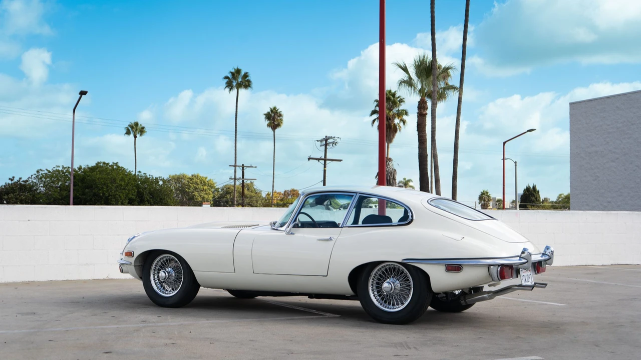 1970 Jaguar E-Type Series 2 - Image 26 of 31