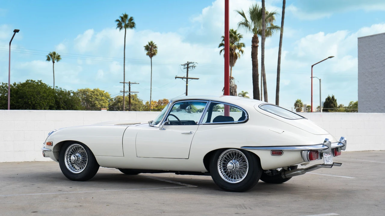 1970 Jaguar E-Type Series 2 - Image 25 of 31