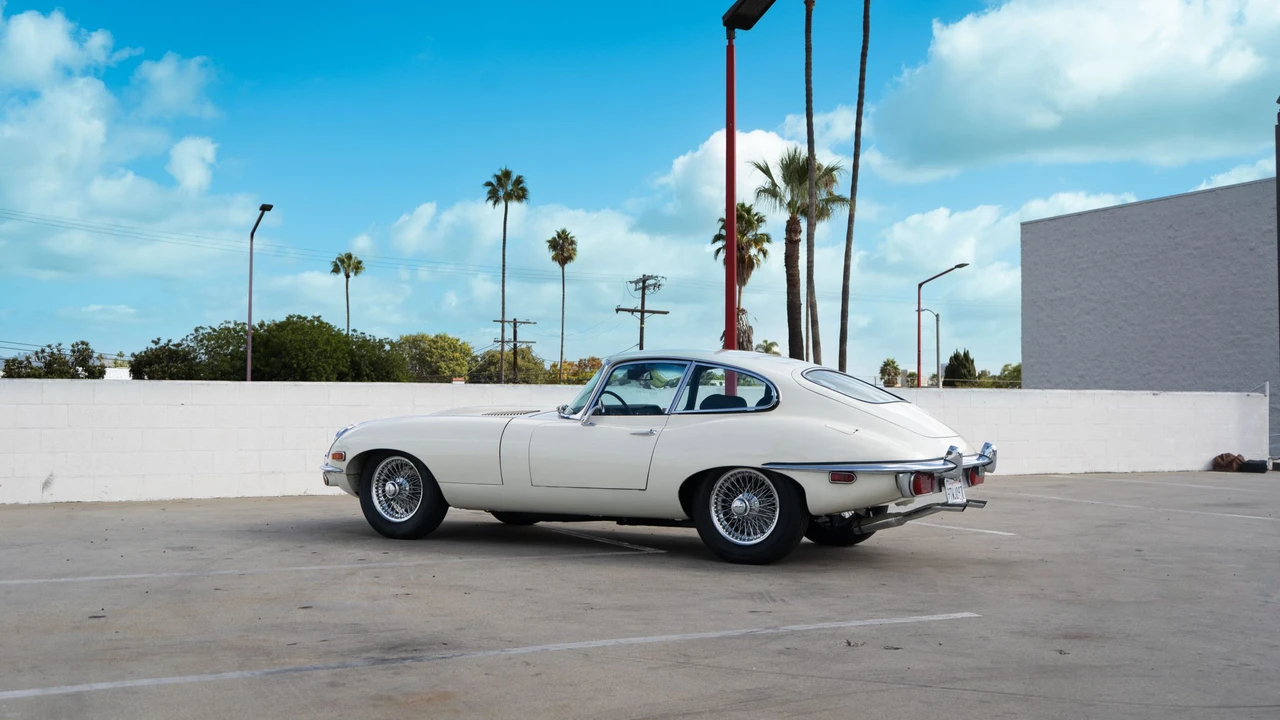 1970 Jaguar E-Type Series 2 - Image 24 of 31