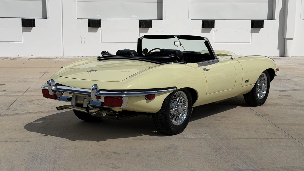 1970 Jaguar E-Type Series 2 - Image 28 of 31