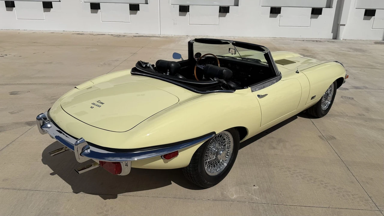 1970 Jaguar E-Type Series 2 - Image 27 of 31