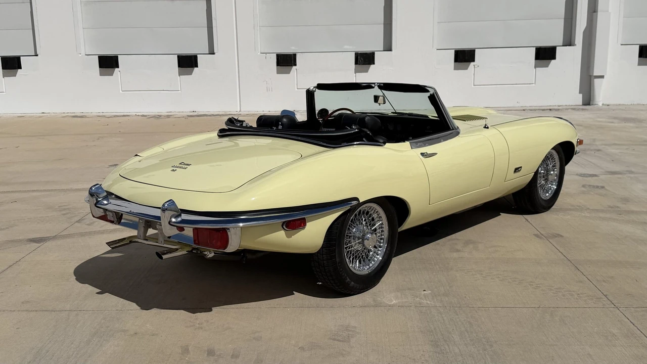 1970 Jaguar E-Type Series 2 - Image 25 of 31