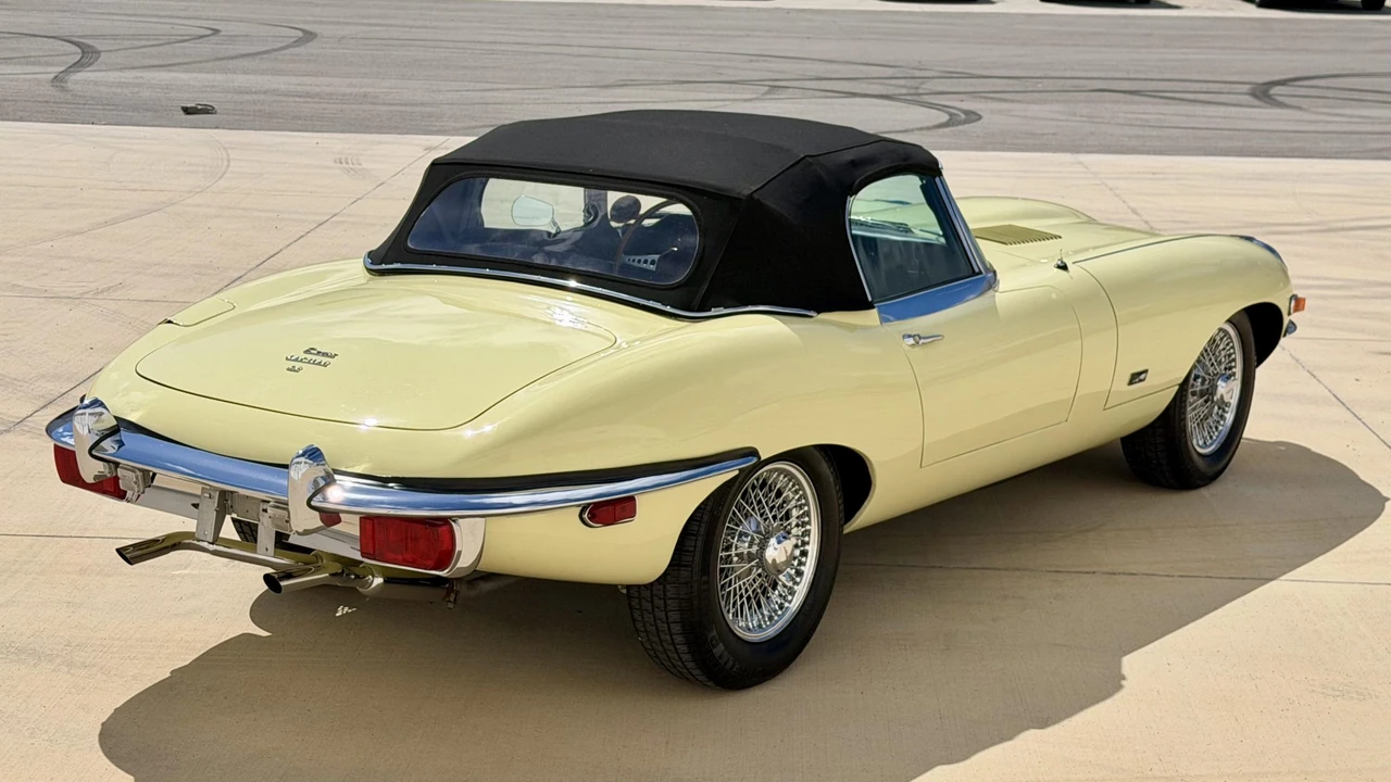 1970 Jaguar E-Type Series 2 - Image 24 of 31