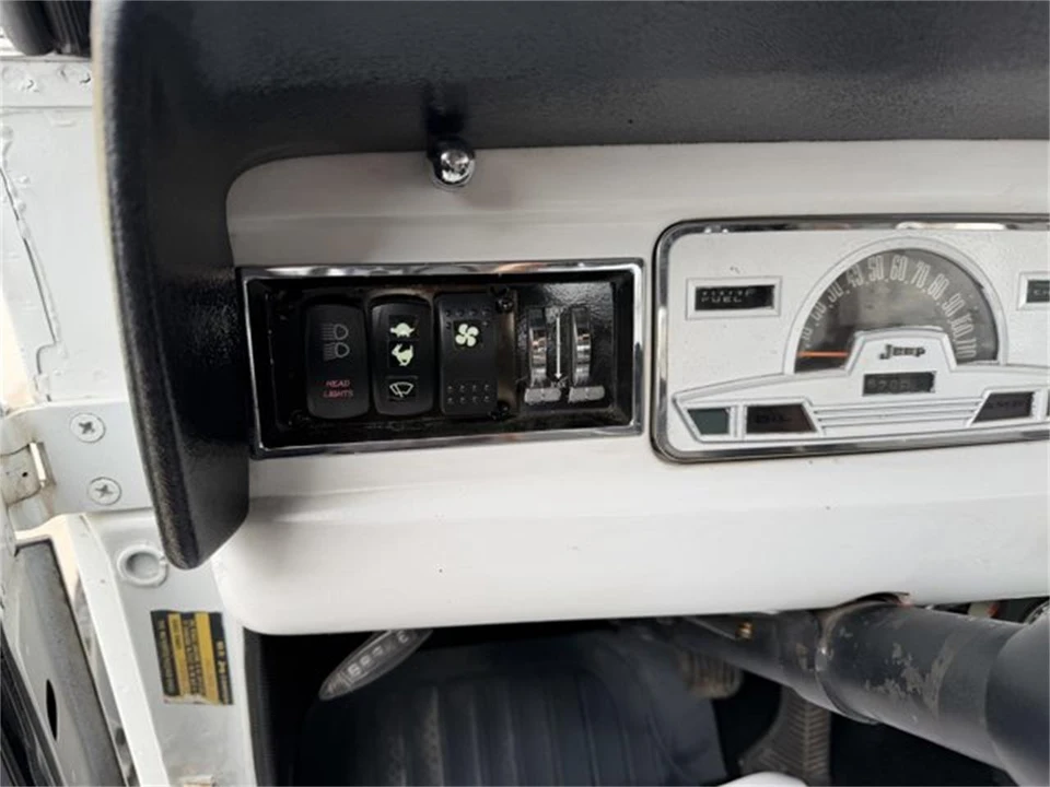 1970 Jeep Jeepster Commando - Image 11 of 28