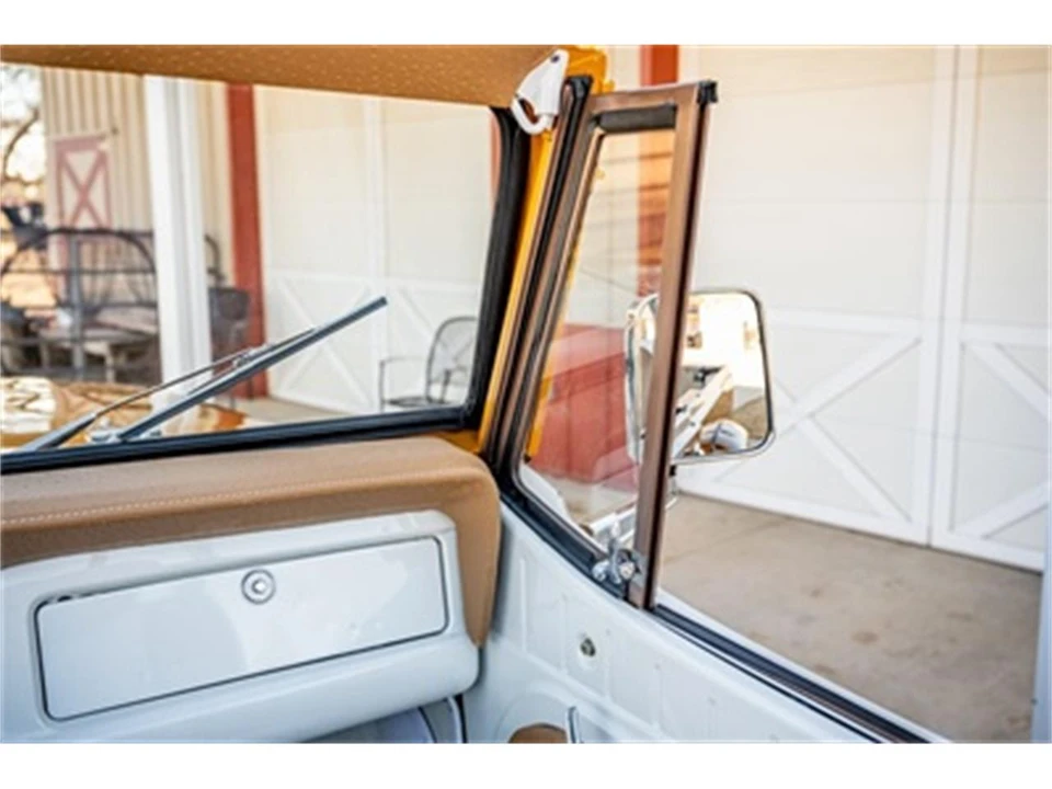 1970 Jeep Jeepster Commando - Image 10 of 31
