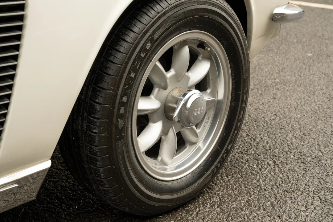 1970 Jensen Interceptor - Image 21 of 30