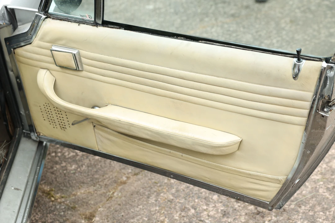 1970 Jensen Interceptor - Image 13 of 17