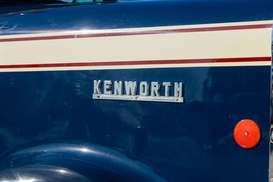 1970 Kenworth W900 - Image 9 of 31