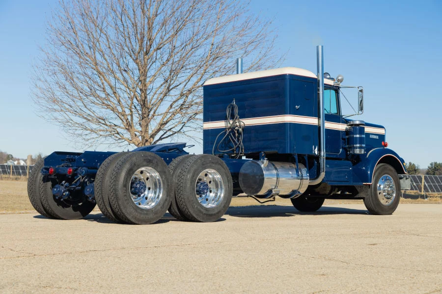 1970 Kenworth W900 - Image 3 of 31