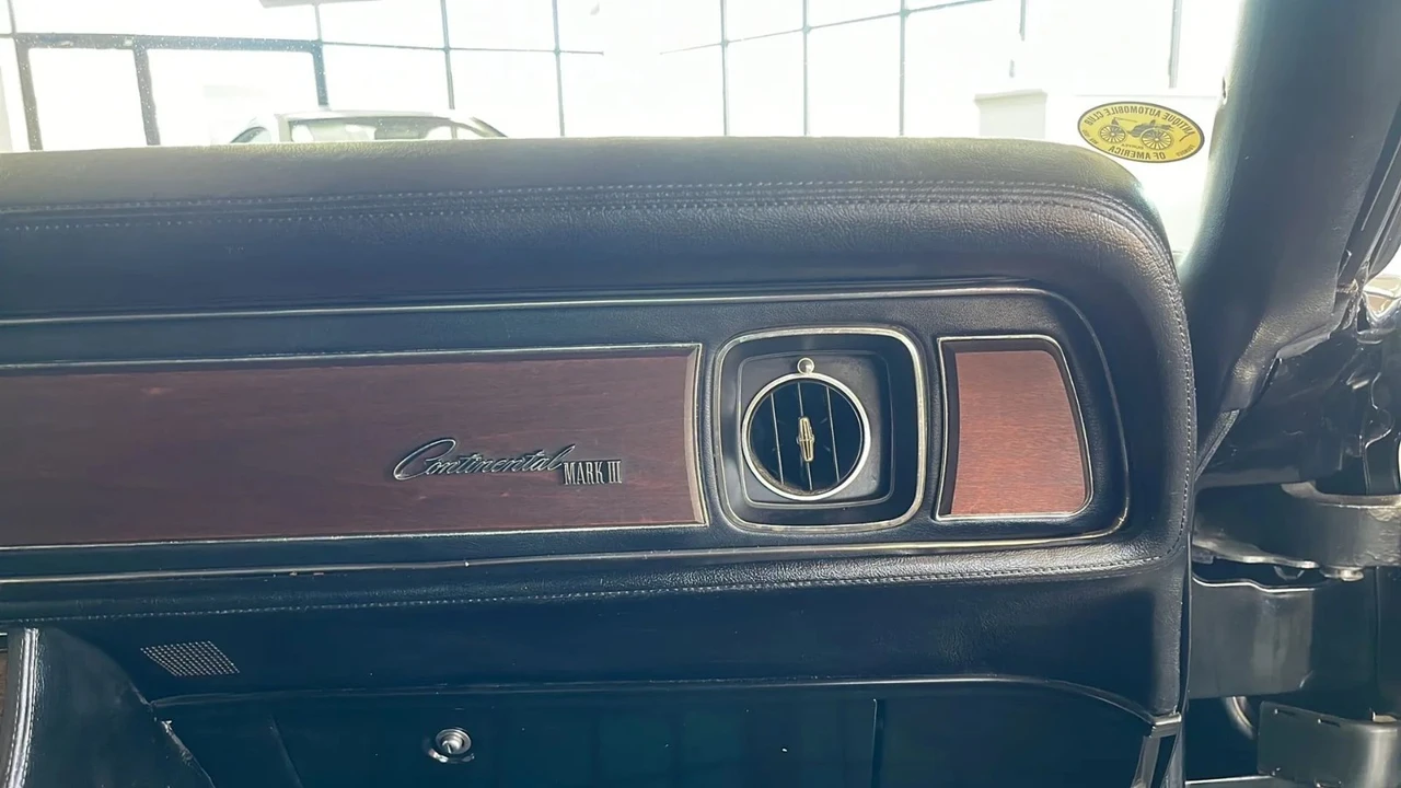 1970 Lincoln Continental 5th Gen - Image 18 of 21
