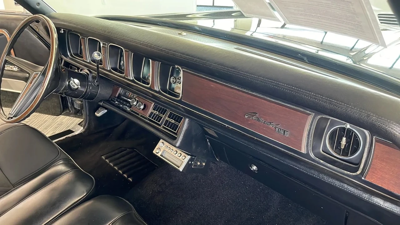 1970 Lincoln Continental 5th Gen - Image 17 of 21