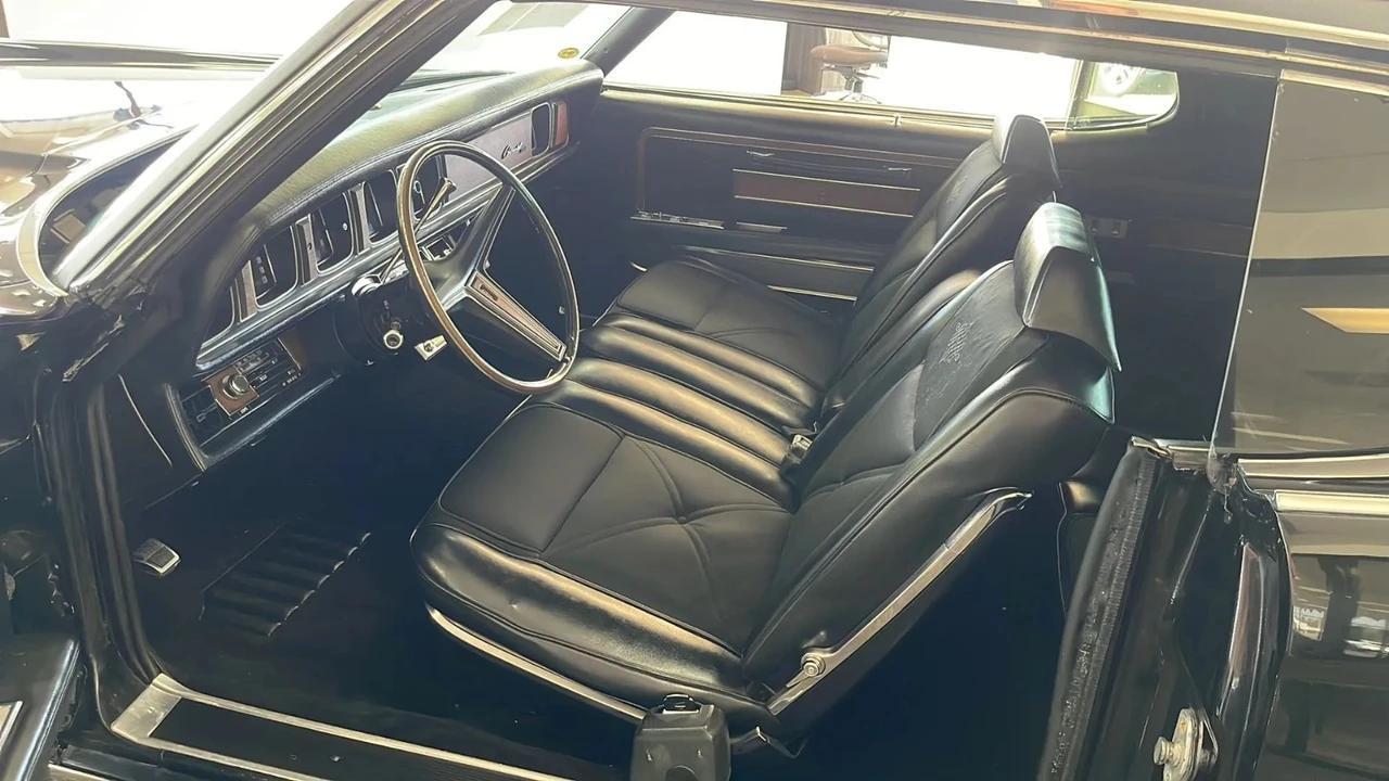 1970 Lincoln Continental 5th Gen - Image 9 of 21