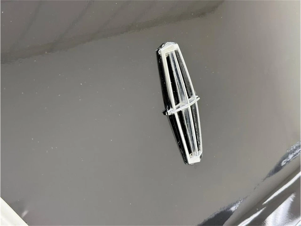 1970 Lincoln Continental 5th Gen - Image 17 of 31