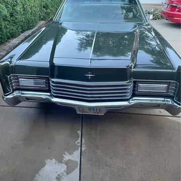 1970 Lincoln Continental 23000miles. Not running from 1976.
