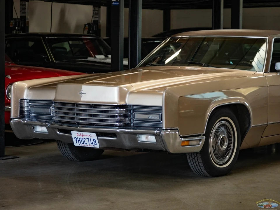 1970 Lincoln Continental 5th Gen - Image 9 of 21