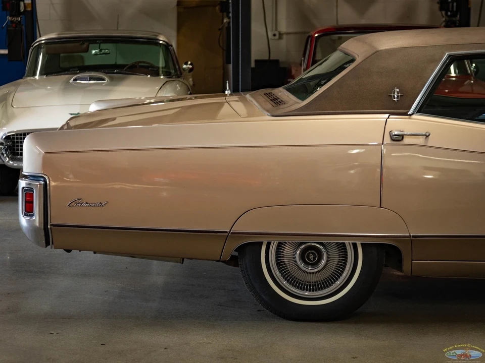 1970 Lincoln Continental 5th Gen - Image 2 of 21