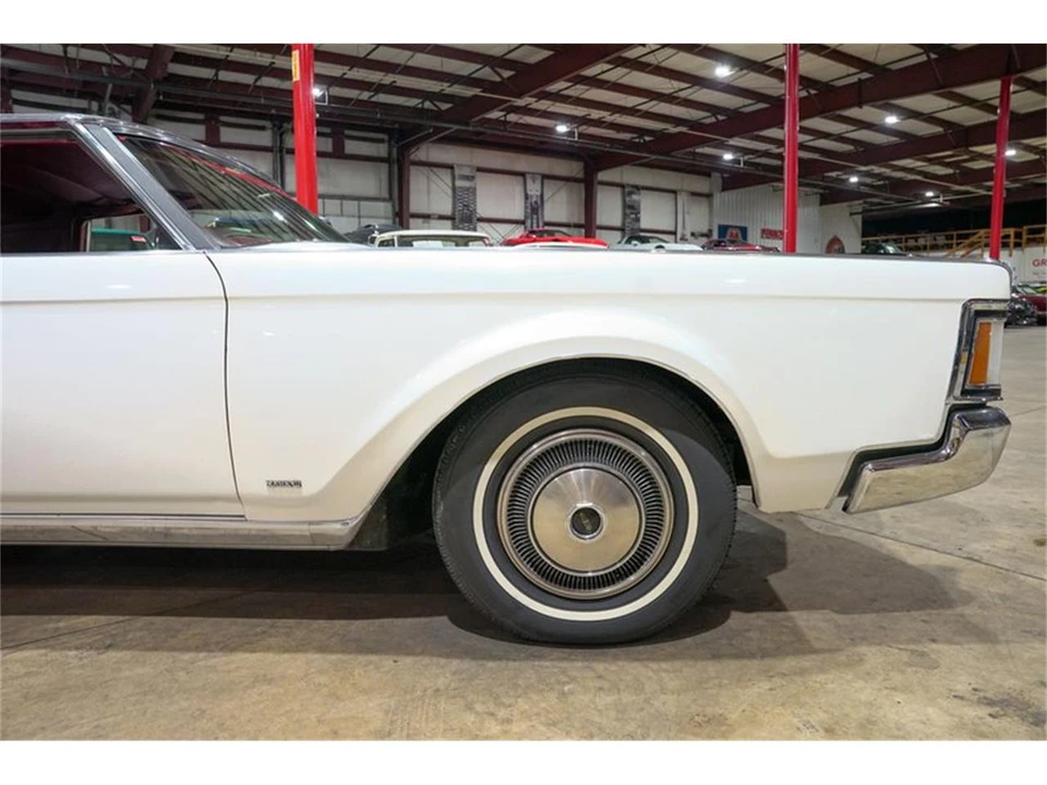 1970 Lincoln Continental 5th Gen - Image 11 of 31