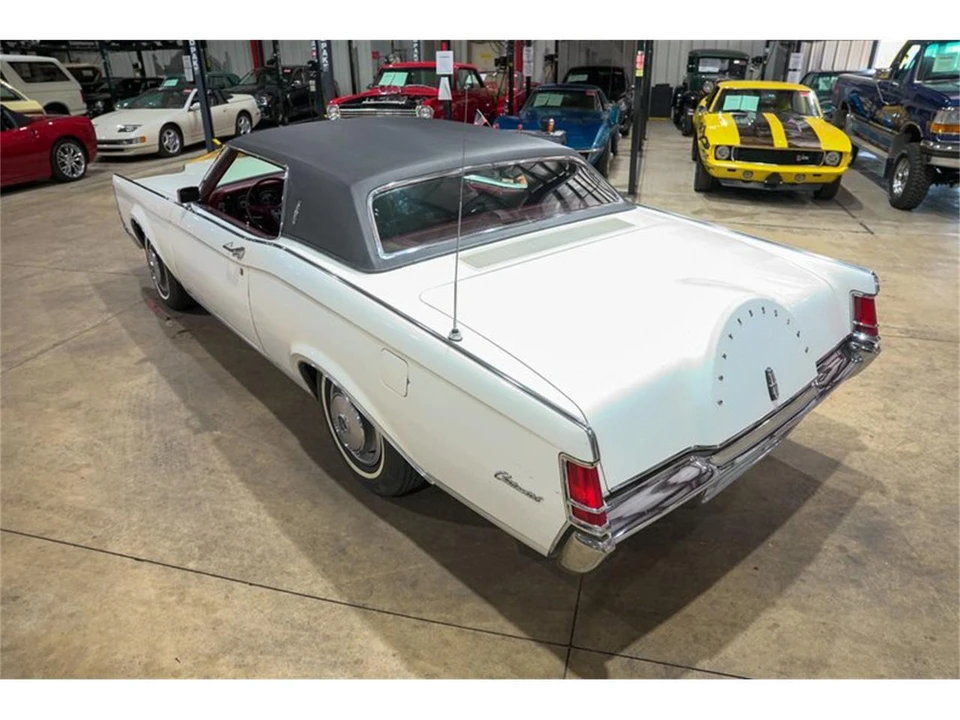 1970 Lincoln Continental 5th Gen - Image 16 of 31