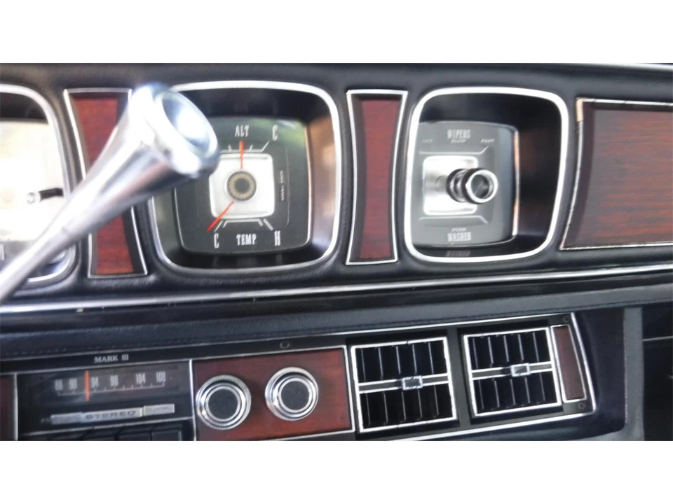 1970 Lincoln Continental Mark III - Image 14 of 31