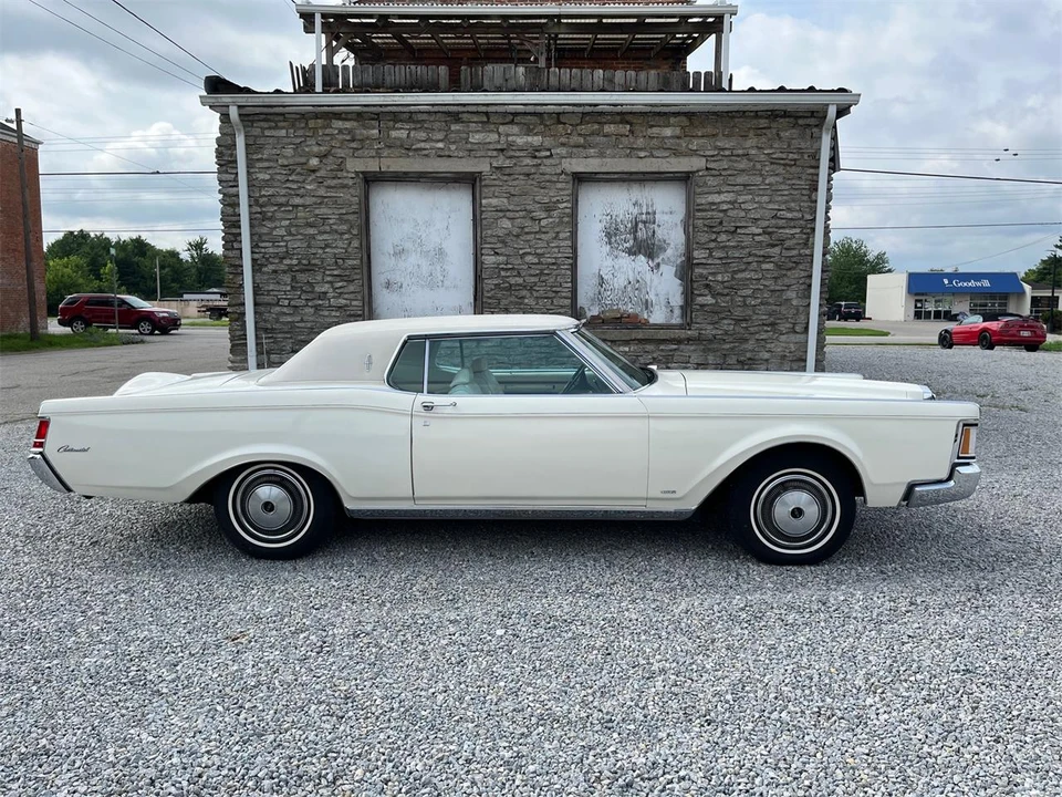 1970 Lincoln Continental Mark III - Image 3 of 31