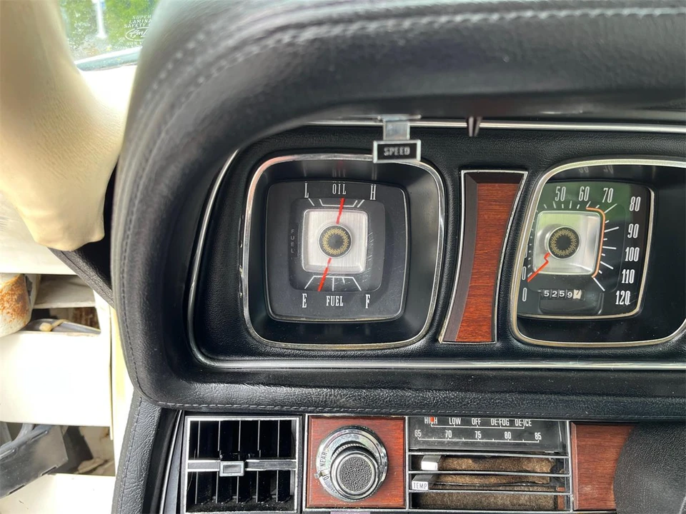 1970 Lincoln Continental Mark III - Image 8 of 31