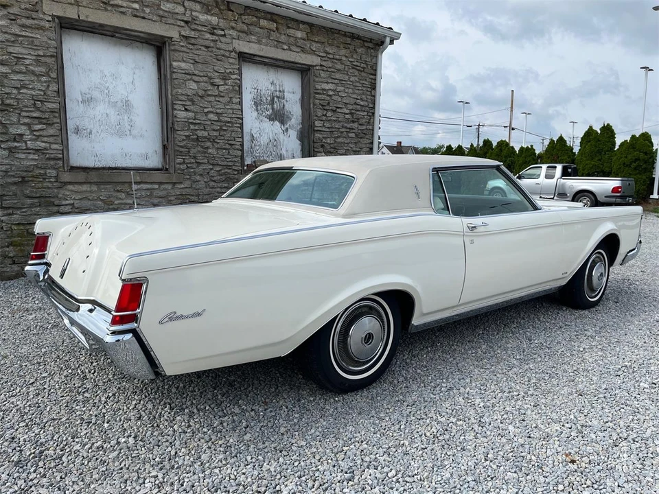 1970 Lincoln Continental Mark III - Image 18 of 31