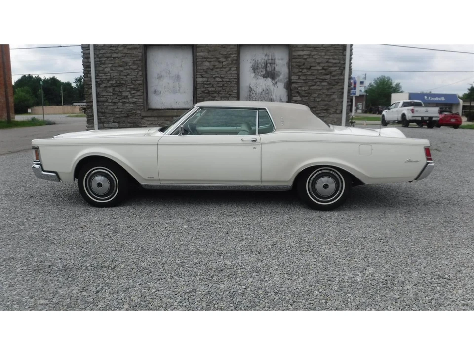 1970 Lincoln Continental Mark III - Image 26 of 31