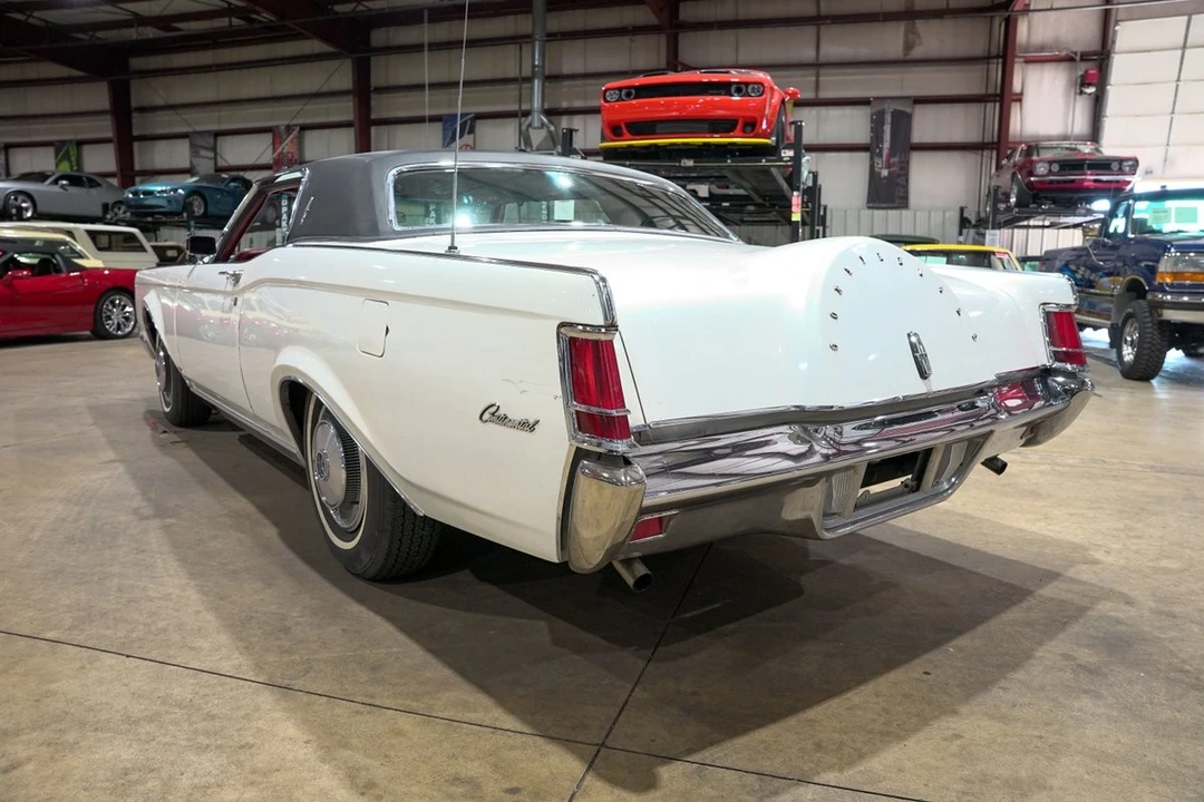 1970 Lincoln Continental Mark III - Image 4 of 31
