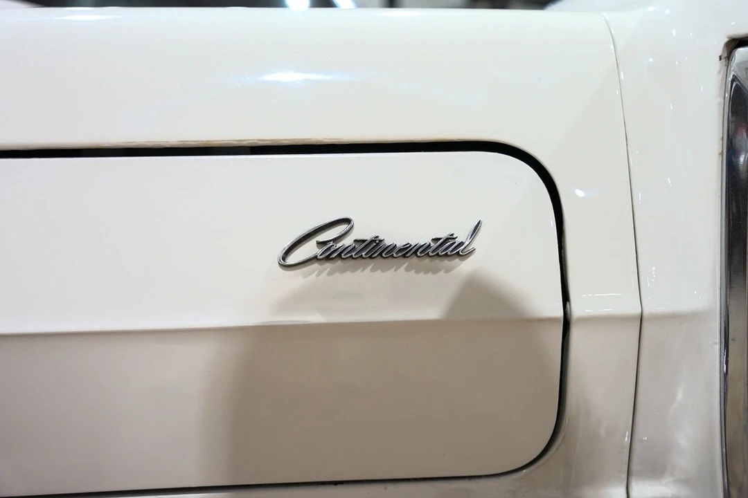 1970 Lincoln Continental Mark III - Image 15 of 31