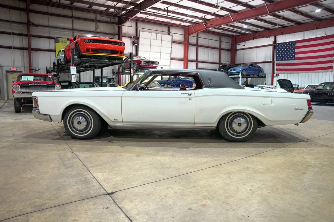 1970 Lincoln Continental Mark III - Image 2 of 31