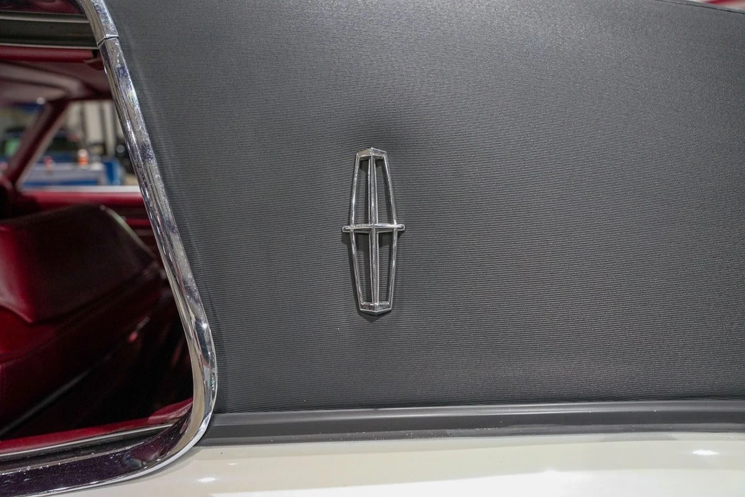 1970 Lincoln Continental Mark III - Image 16 of 31