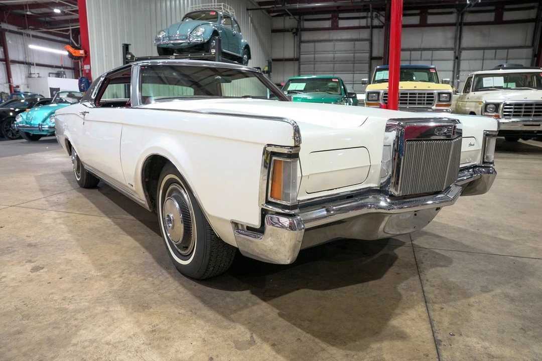 1970 Lincoln Continental Mark III - Image 10 of 31