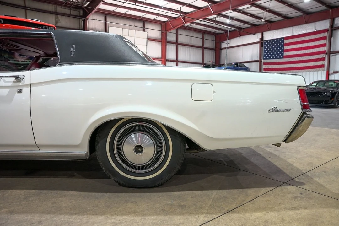1970 Lincoln Continental Mark III - Image 3 of 31