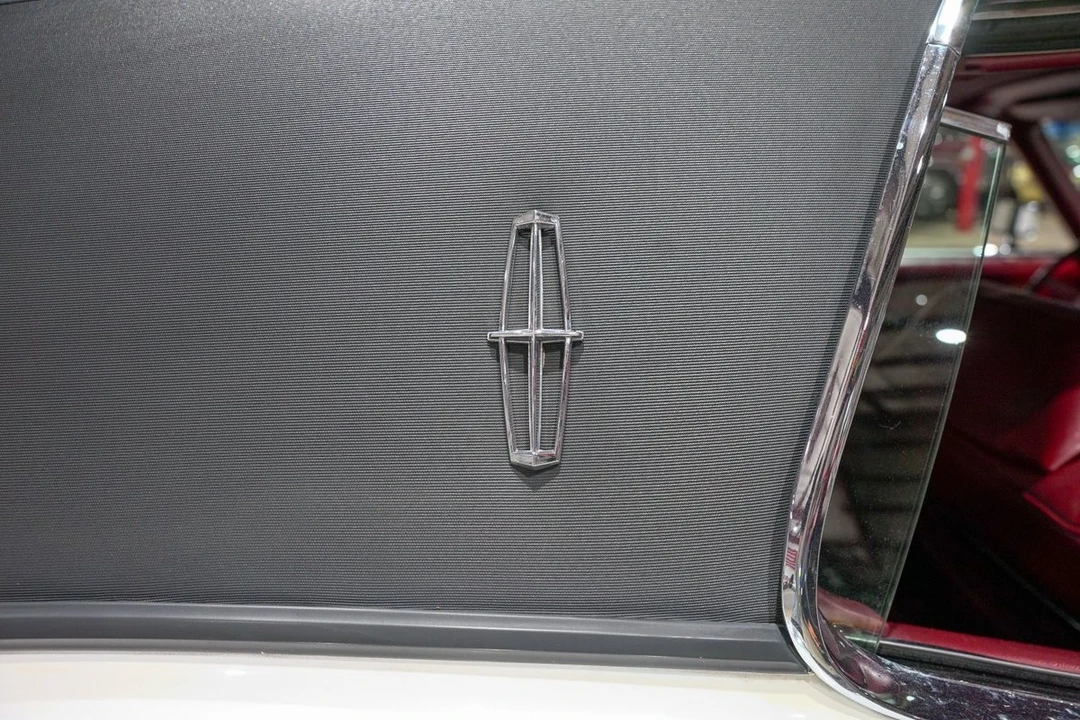 1970 Lincoln Continental Mark III - Image 19 of 31