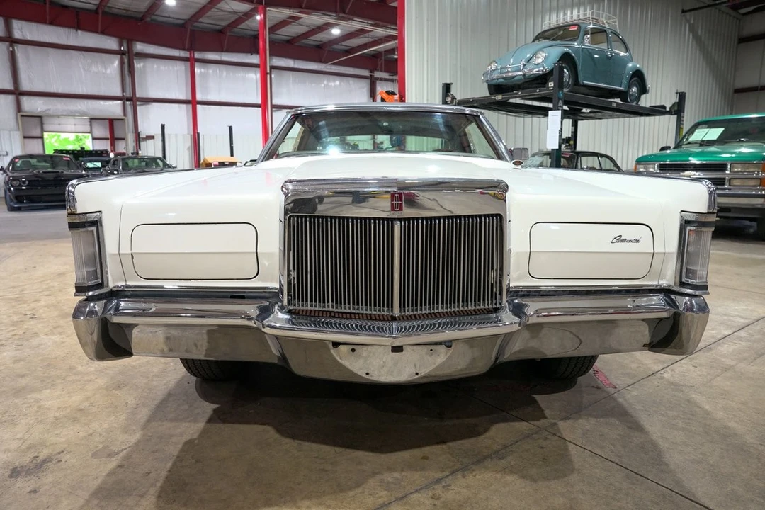 1970 Lincoln Continental Mark III - Image 11 of 31