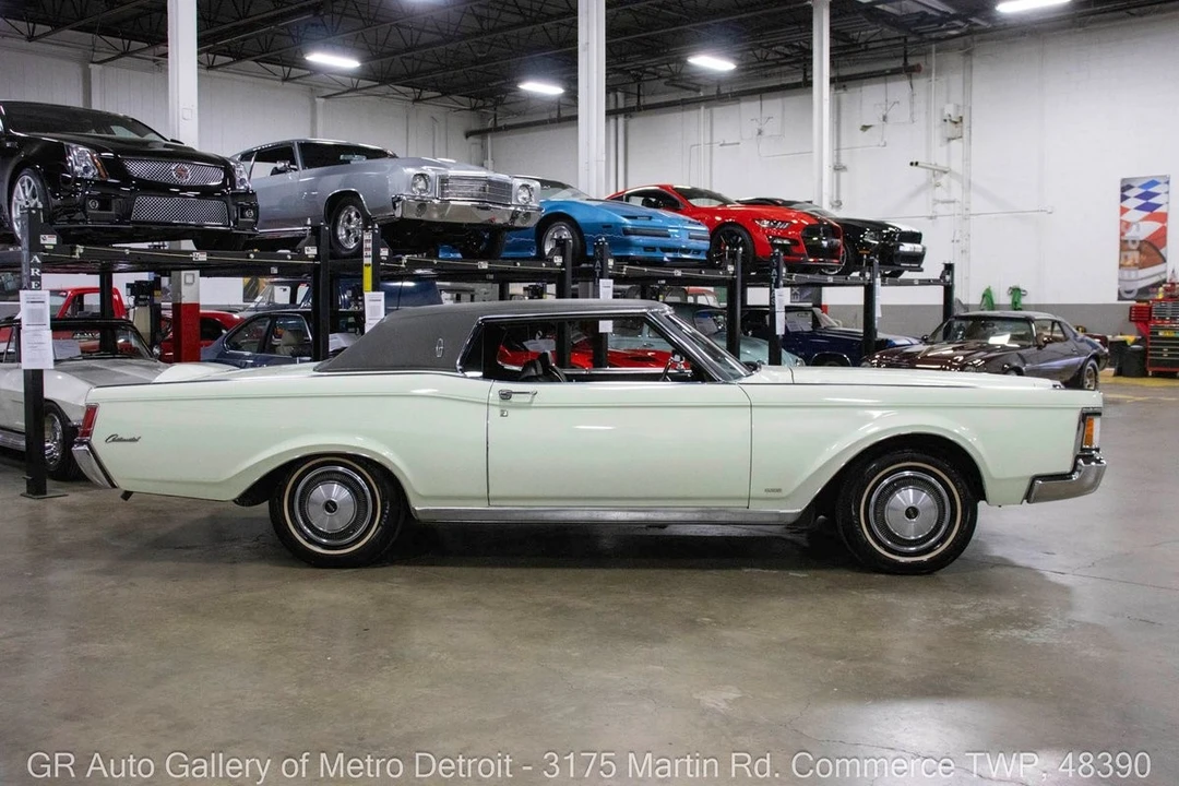 1970 Lincoln Continental Mark III - Image 8 of 12