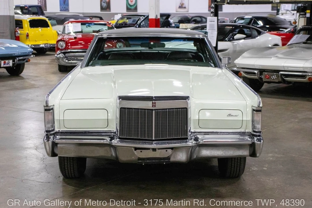 1970 Lincoln Continental Mark III - Image 11 of 12