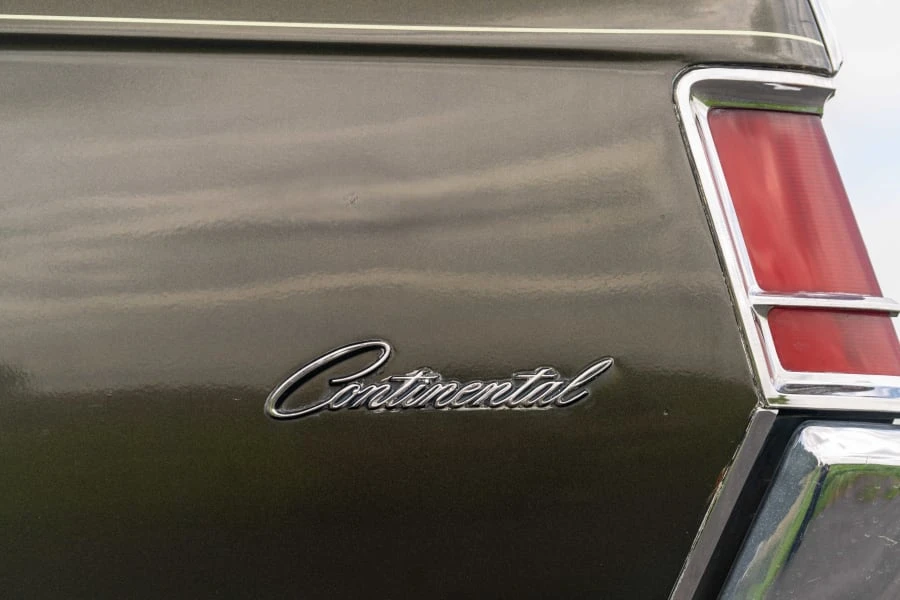 1970 Lincoln Continental Mark III - Image 10 of 20