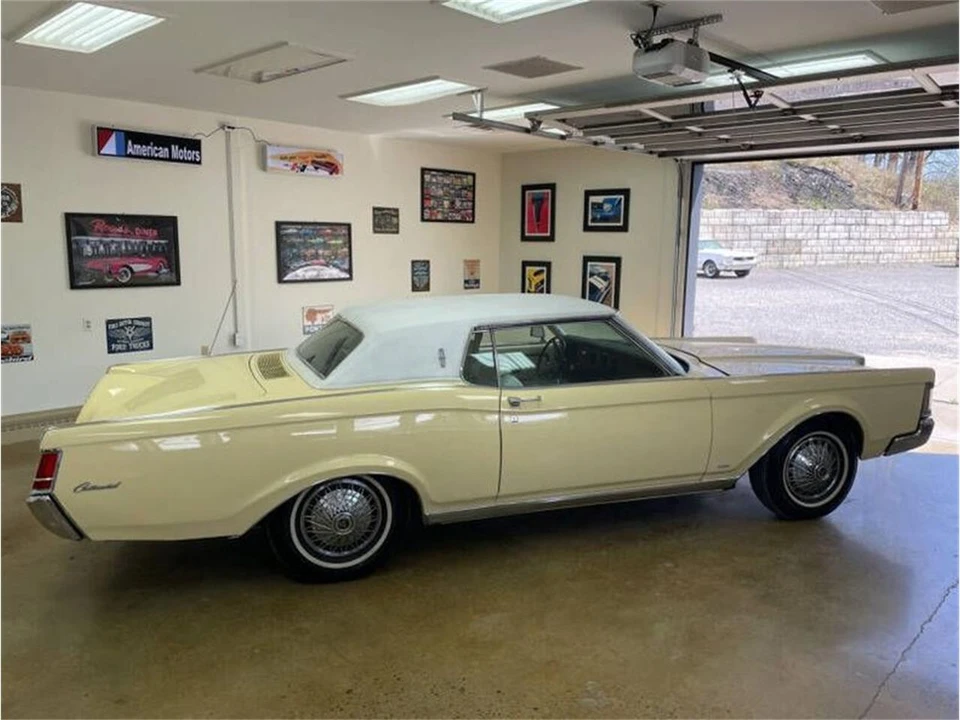 1970 Lincoln Continental Mark III - Image 3 of 21