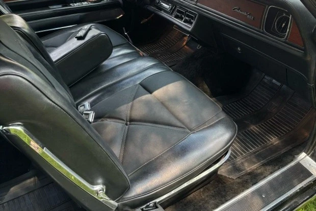1970 Lincoln Continental Mark III - Image 4 of 8